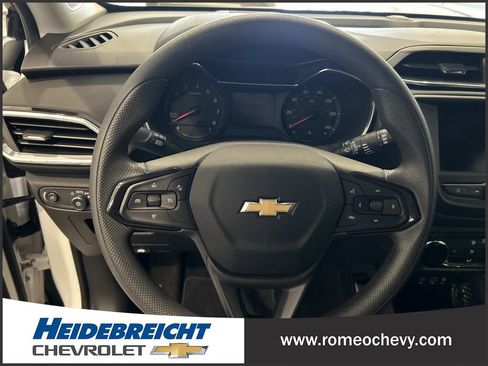 Certified 2022 Chevrolet TrailBlazer LT w/ Driver Confidence Package image 18