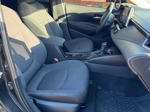 Used 2021 Toyota Corolla LE image 11