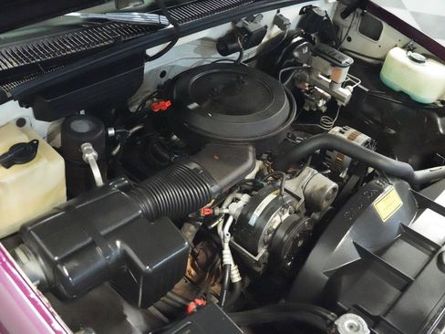 Used 1994 Chevrolet Silverado 1500 2WD Regular Cab image 27