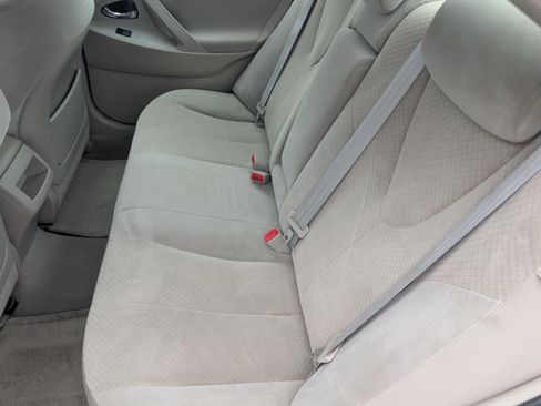 Used 2009 Toyota Camry LE FWD image 19