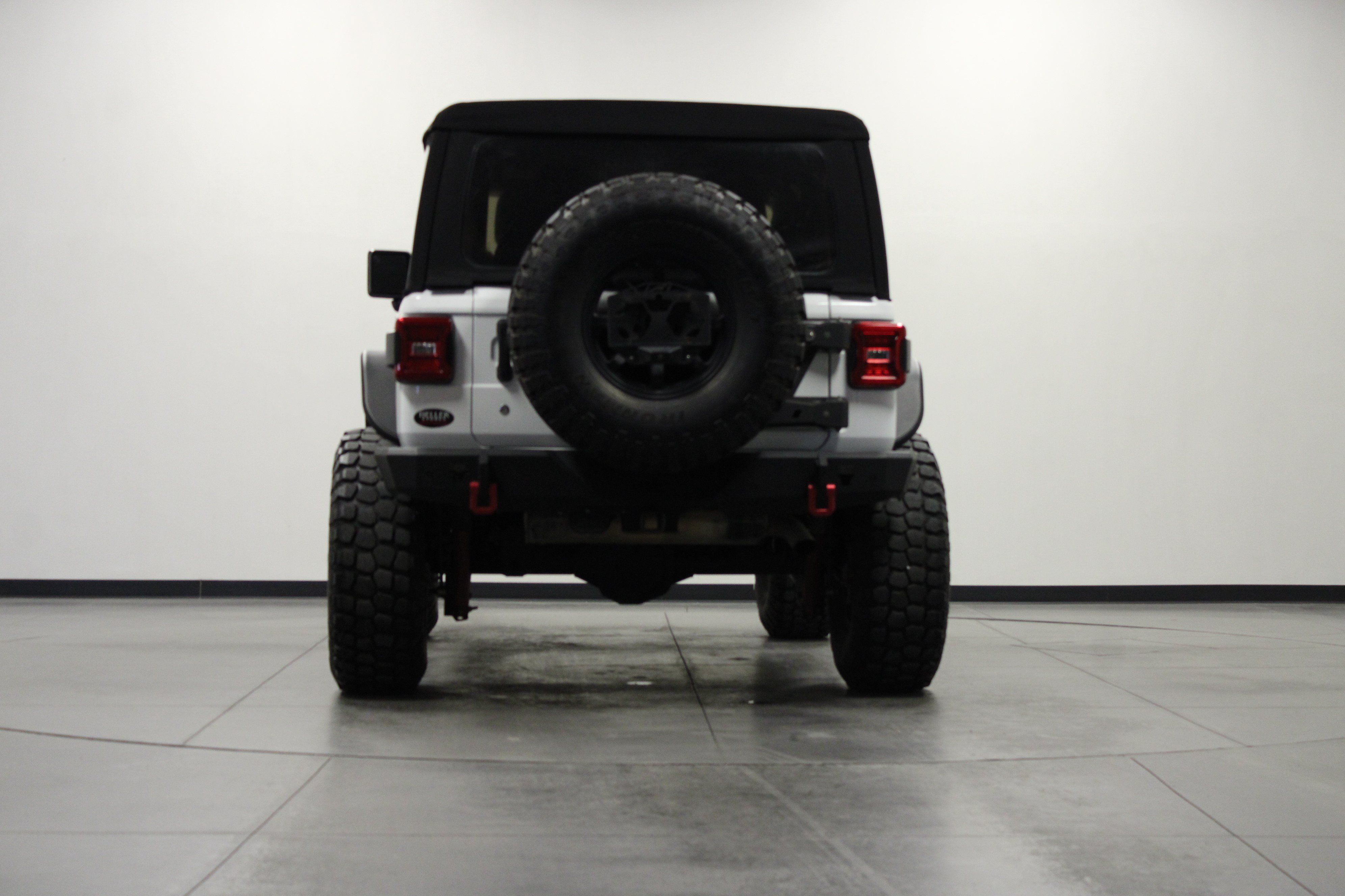 Used 2018 Jeep Wrangler Rubicon AWD/4WD image 5
