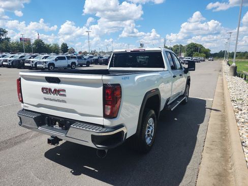 Used 2024 GMC Sierra 2500 Pro AWD/4WD image 3