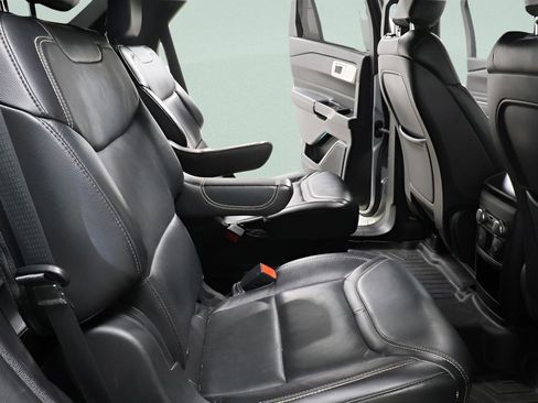 Used 2020 Ford Explorer ST w/ ST Street Pack image 28