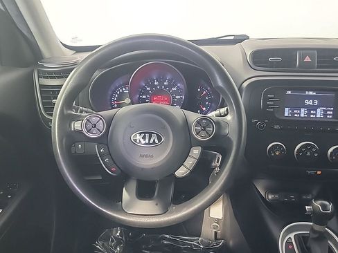 Used 2017 Kia Soul FWD image 19