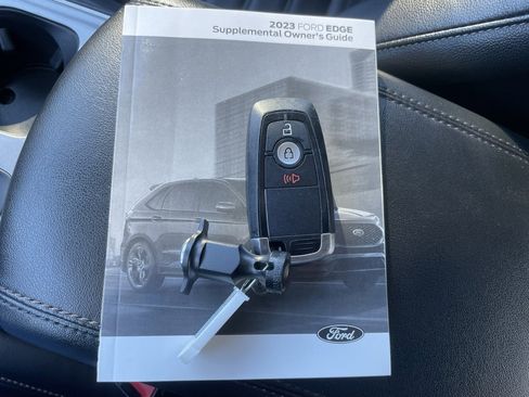 Used 2023 Ford Edge SEL image 44