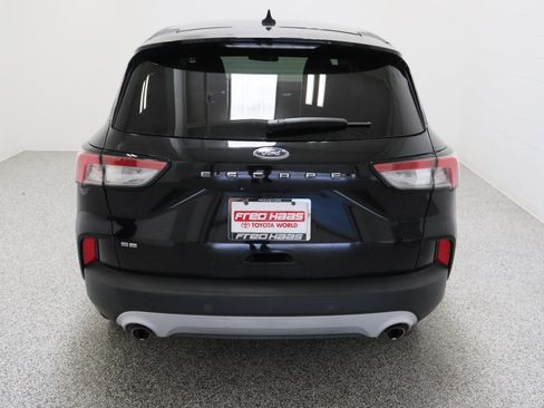 Used 2022 Ford Escape SE FWD image 8