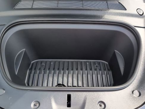 Used 2022 Tesla Model Y Performance image 24