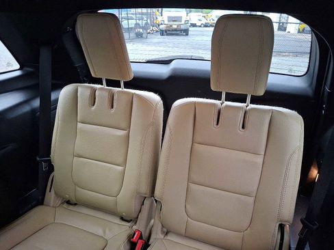 Used 2017 Ford Explorer XLT w/ Equipment Group 202A image 11