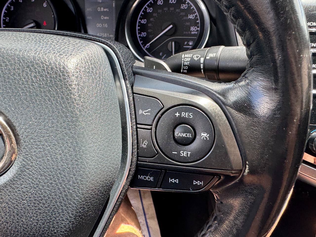 Used 2019 Toyota Camry SE w/ Carpet Mat Package FWD image 29