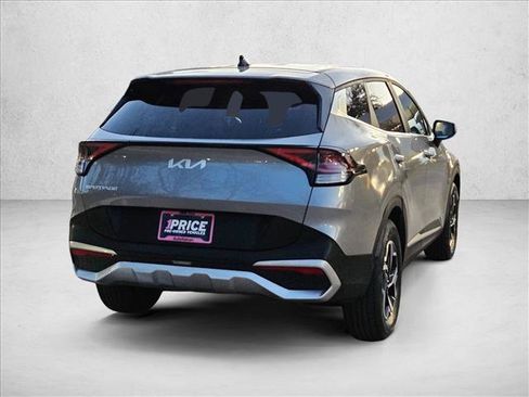 Used 2025 Kia Sportage LX image 5