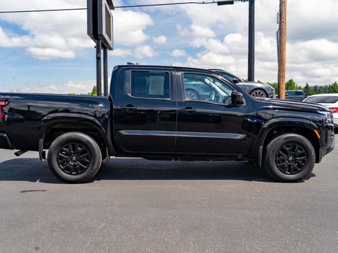 Used 2022 Nissan Frontier SV AWD/4WD image 7