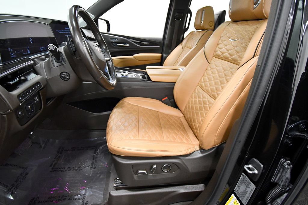 Used 2021 Cadillac Escalade Premium Luxury w/ Driver Assist Tech Package AWD/4WD image 15