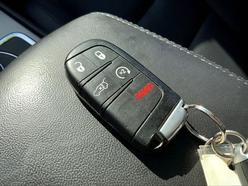 Used 2021 Jeep Grand Cherokee Limited w/ Trailer Tow Group IV image 13