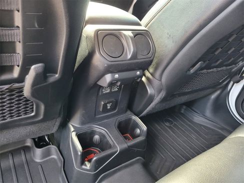 Used 2021 Jeep Gladiator Mojave image 15