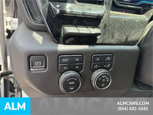 Used 2022 Chevrolet Silverado 1500 ZR2 w/ Technology Package AWD/4WD image 28