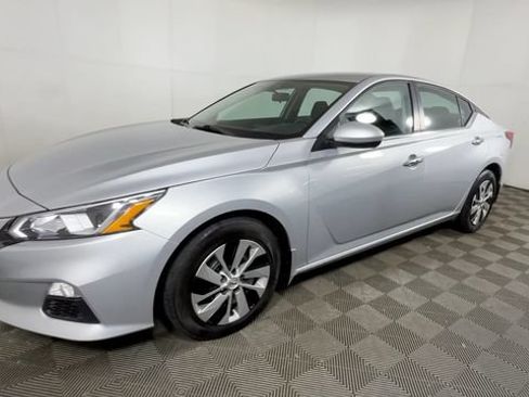 Used 2021 Nissan Altima 2.5 S FWD image 10