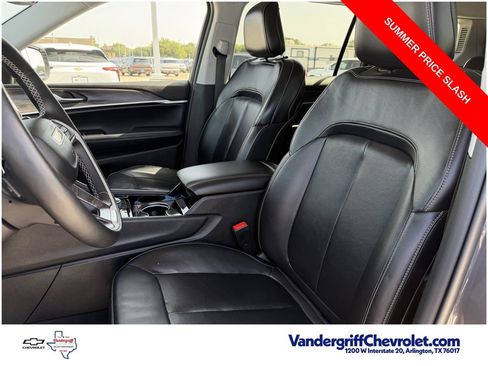 Used 2022 Jeep Grand Cherokee L Limited AWD/4WD image 25