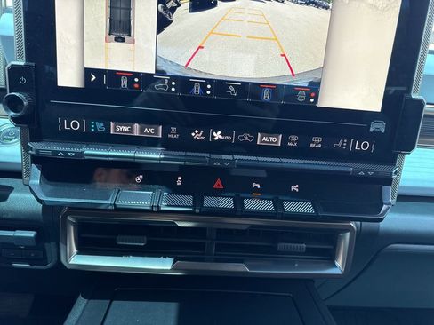 Used 2025 GMC Hummer EV 3X w/ LPO, Dark Essentials Package AWD/4WD image 23