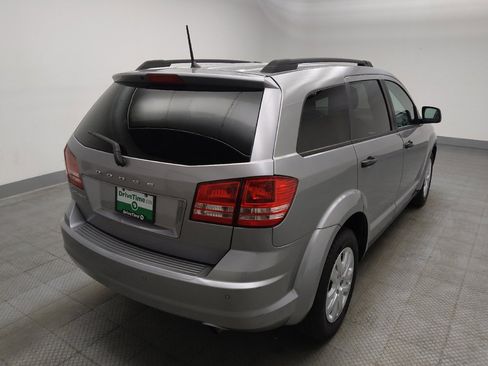 Used 2020 Dodge Journey SE FWD image 9