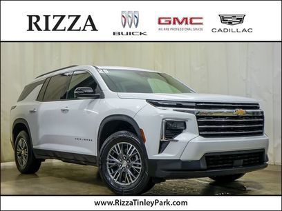 Used 2025 Chevrolet Traverse LT