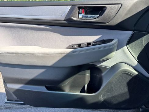 Used 2019 Subaru Outback 2.5i Premium AWD/4WD image 10