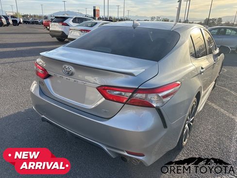 Used 2020 Toyota Camry SE image 19