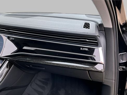 Used 2023 Audi Q7 3.0T Premium AWD/4WD image 35