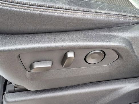 Used 2024 Chevrolet Silverado 1500 High Country w/ High Country Premium Package image 17