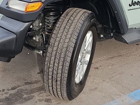 Used 2023 Jeep Wrangler Sport S image 37