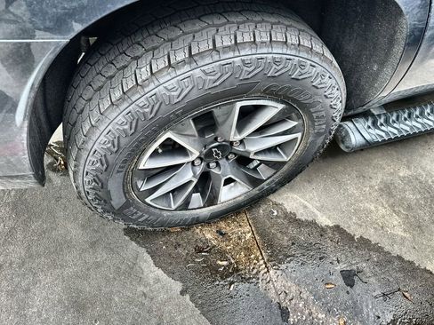 Used 2021 Chevrolet Tahoe Z71 w/ Z71 Signature Package image 7