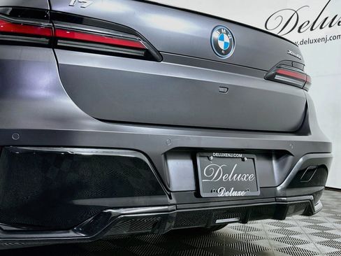Used 2023 BMW i7 xDrive60 w/ Executive Package 2 AWD/4WD image 26