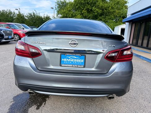 Used 2017 Nissan Altima 2.5 SR w/ Midnight Edition Package FWD image 14