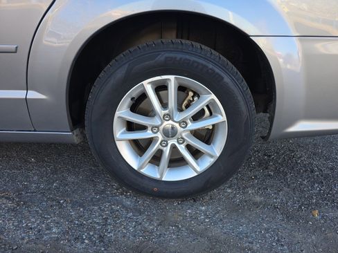 Used 2016 Dodge Grand Caravan SXT w/ Rear Park Assist Package image 34