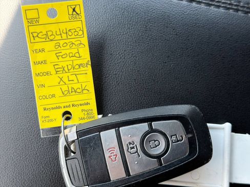 Used 2023 Ford Explorer XLT AWD/4WD image 36