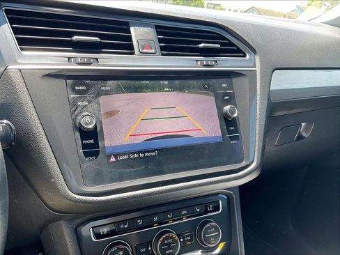 Used 2020 Volkswagen Tiguan SEL AWD/4WD image 19