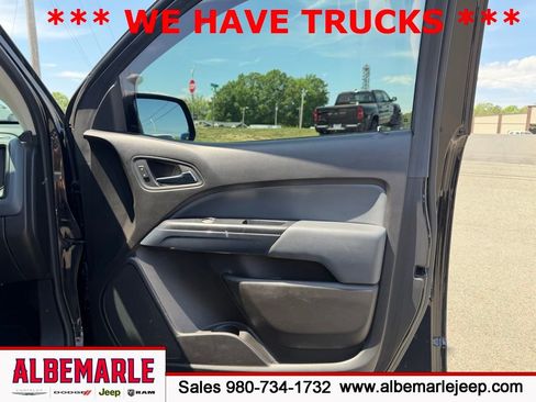Used 2018 Chevrolet Colorado Z71 AWD/4WD image 29