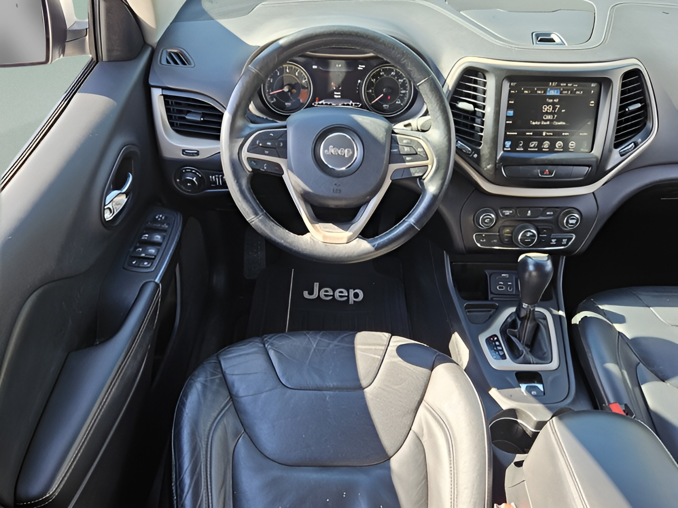 Used 2014 Jeep Cherokee Limited w/ Trailer Tow Group FWD image 11