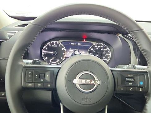 New 2025 Nissan Pathfinder SV image 15