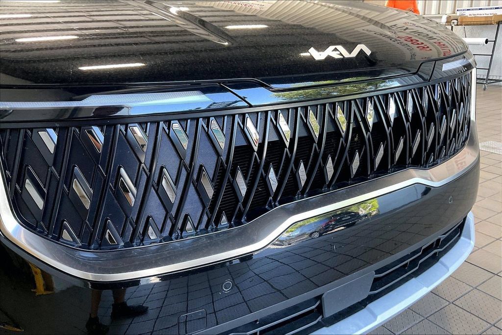 Used 2026 Kia Carnival FWD image 27