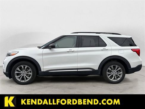 Used 2023 Ford Explorer XLT w/ Equipment Group 202A image 2