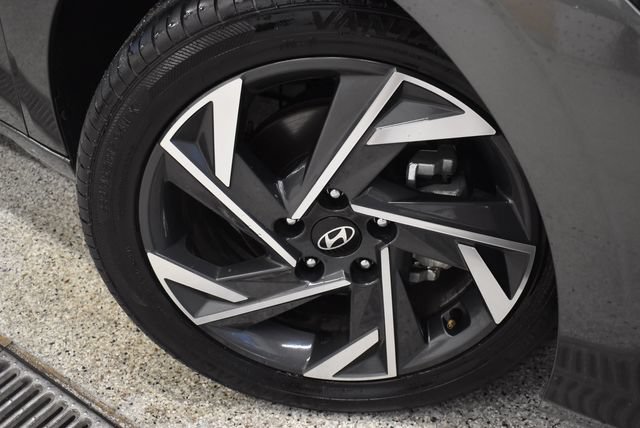 Used 2025 Hyundai Elantra Limited FWD image 30