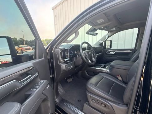Used 2025 Chevrolet Silverado 2500 LTZ w/ LTZ Plus Package AWD/4WD image 28