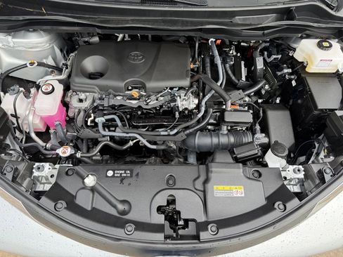 Used 2025 Toyota Sienna LE FWD image 31