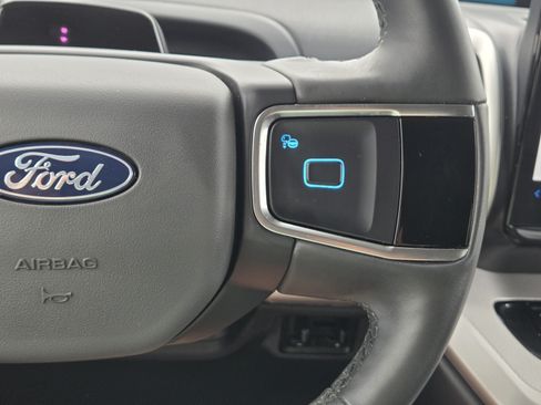 Used 2026 Ford Expedition Active RWD image 24