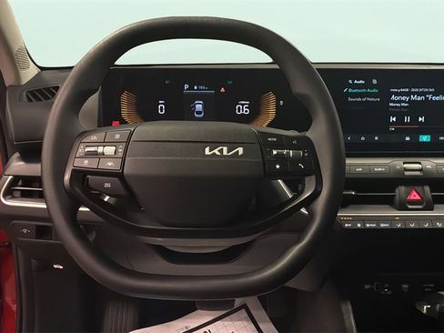 Certified 2025 Kia K4 image 17