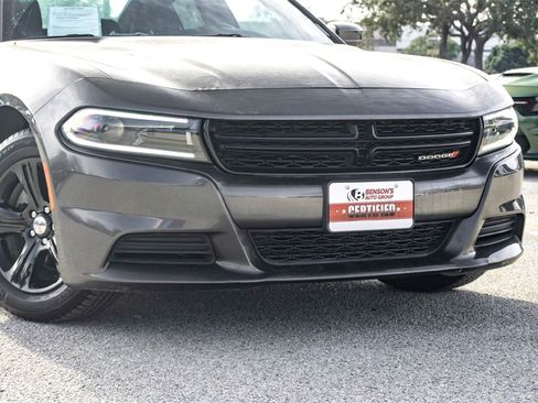 Used 2022 Dodge Charger SXT image 3