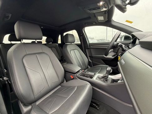 Used 2025 Audi Q3 2.0T Premium image 32