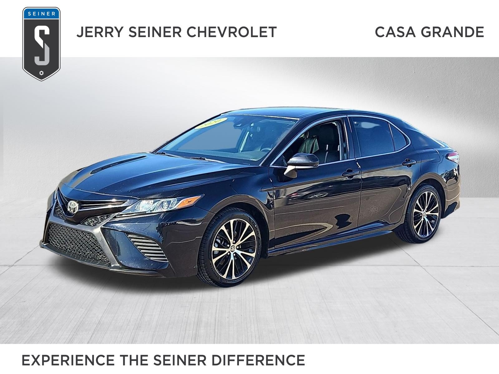 Used 2020 Toyota Camry SE FWD image 1