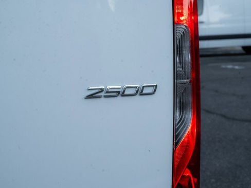 Used 2024 Mercedes-Benz Sprinter 2500 image 8