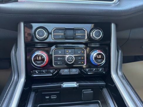 Used 2021 GMC Yukon XL Denali AWD/4WD image 25